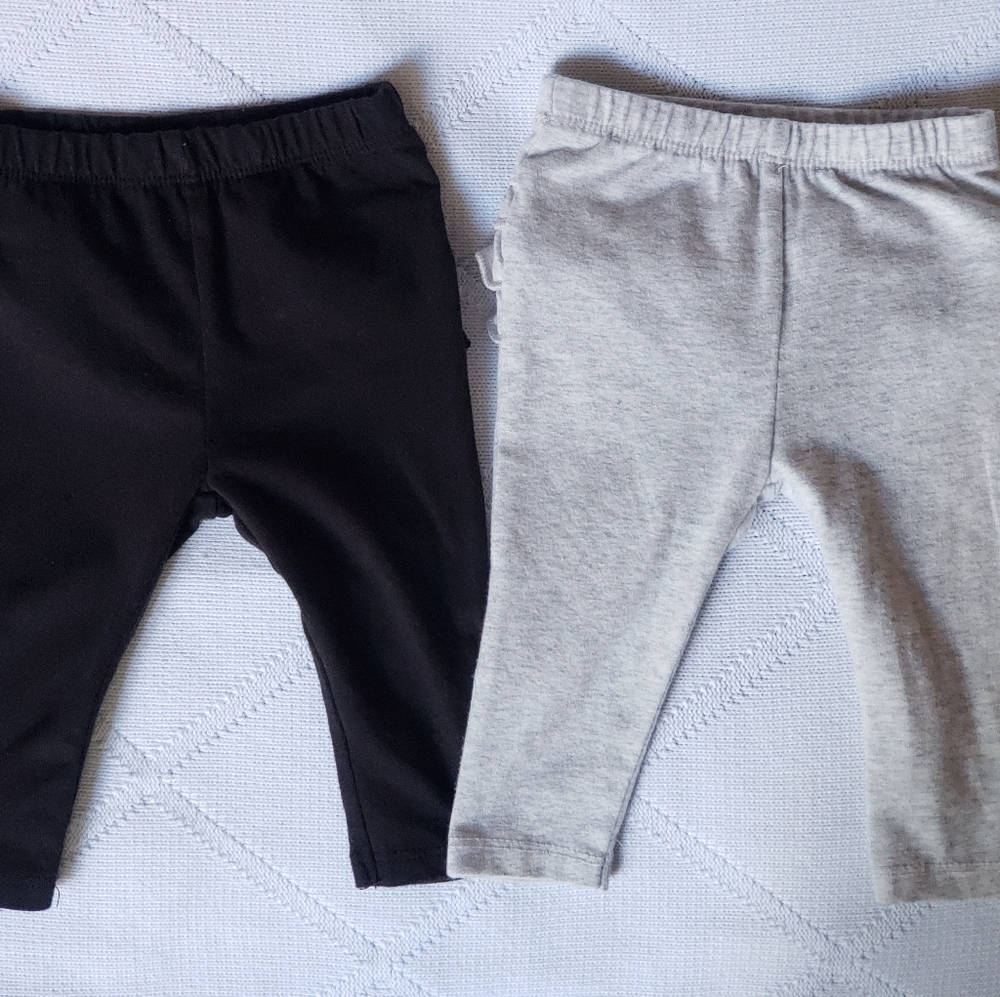 Garanimals Babygirl 2-pack ruffle pants Grey and Black 3-6 months